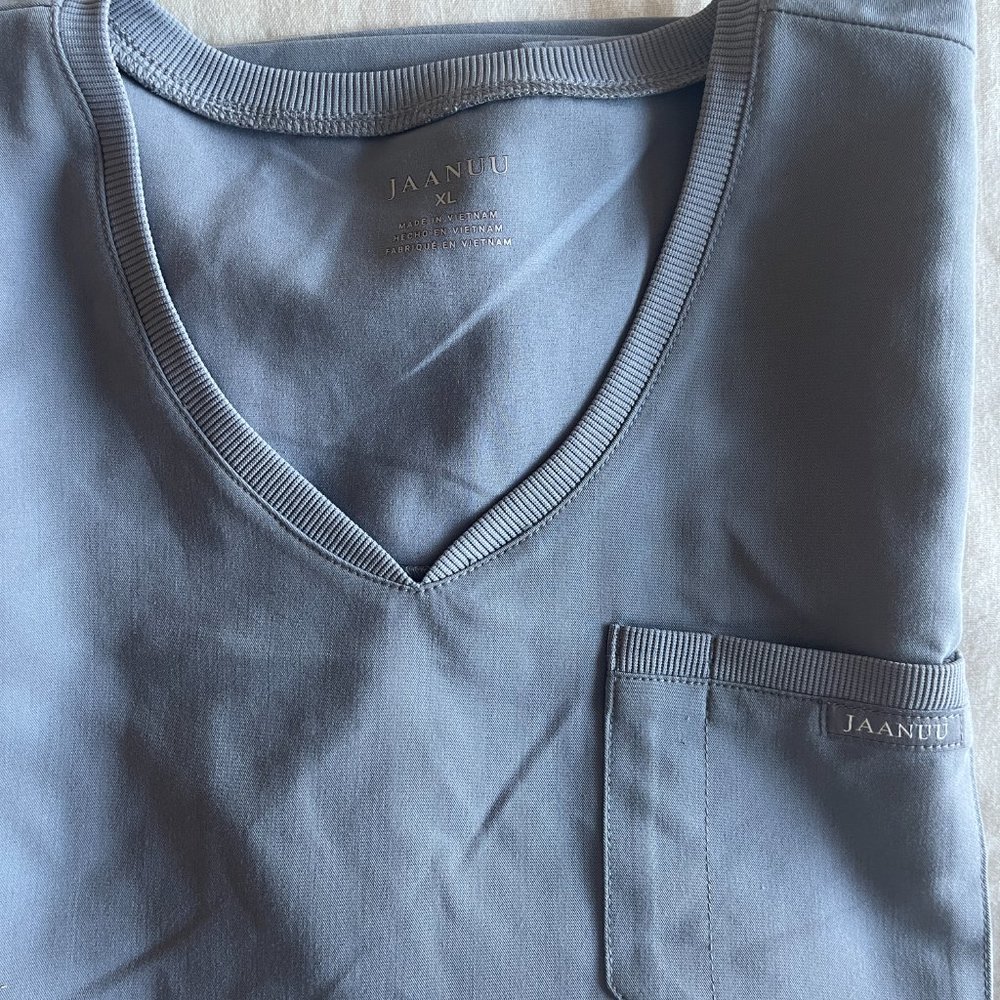 The Women's Tailormade Scrub Set - XL - Picture 3 of 6